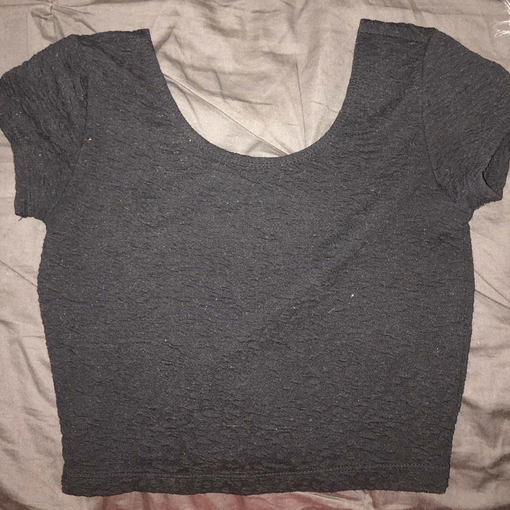 Garage Black size small crop top
